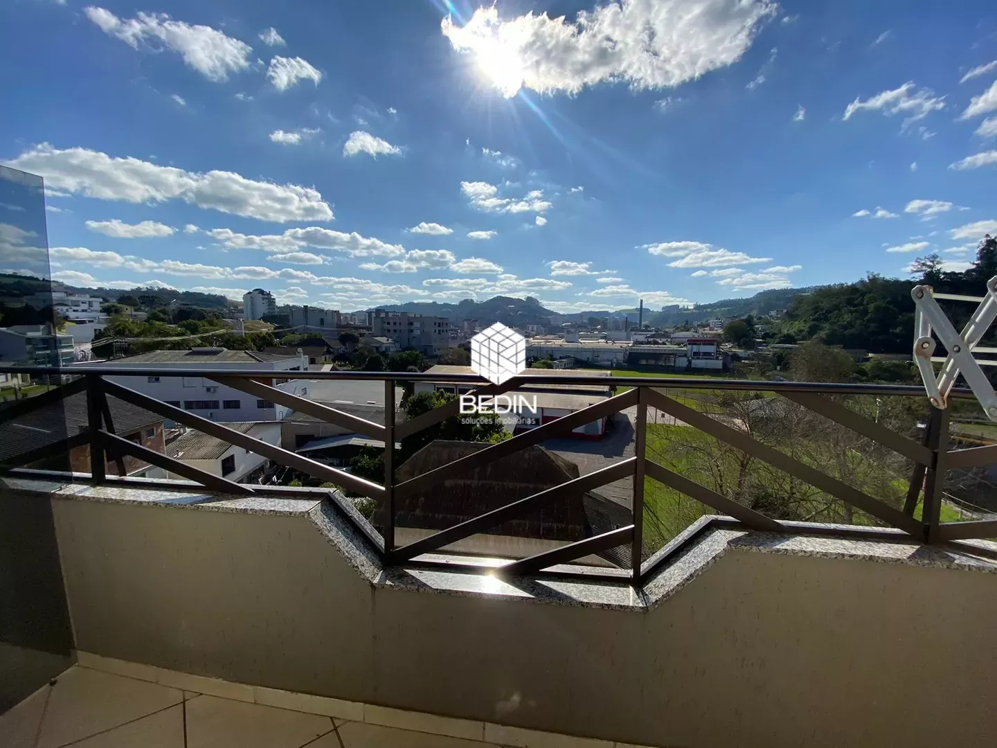 Apartamento com 03 dormitórios para locação no Centro de Serafina Corrêa — Miniatura 12