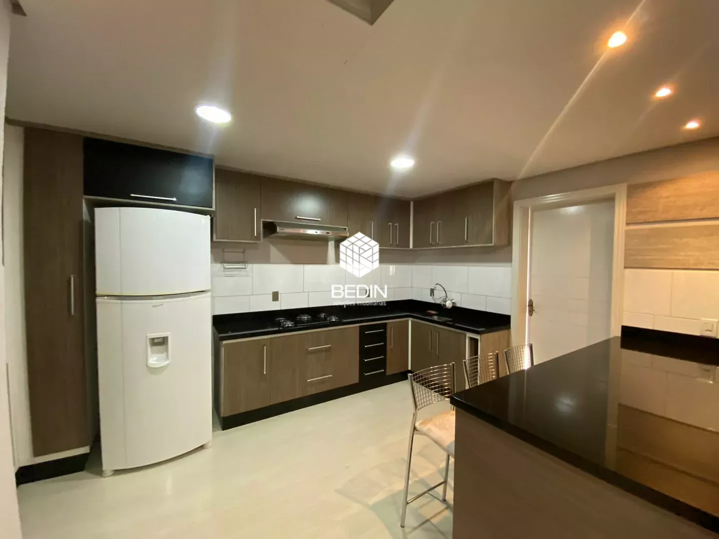 Apartamento com 03 dormitórios para locação no Centro de Serafina Corrêa — Miniatura 3