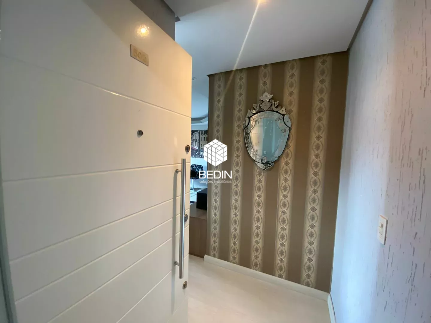 Apartamento com 03 dormitórios para locação no Centro de Serafina Corrêa — Miniatura 2