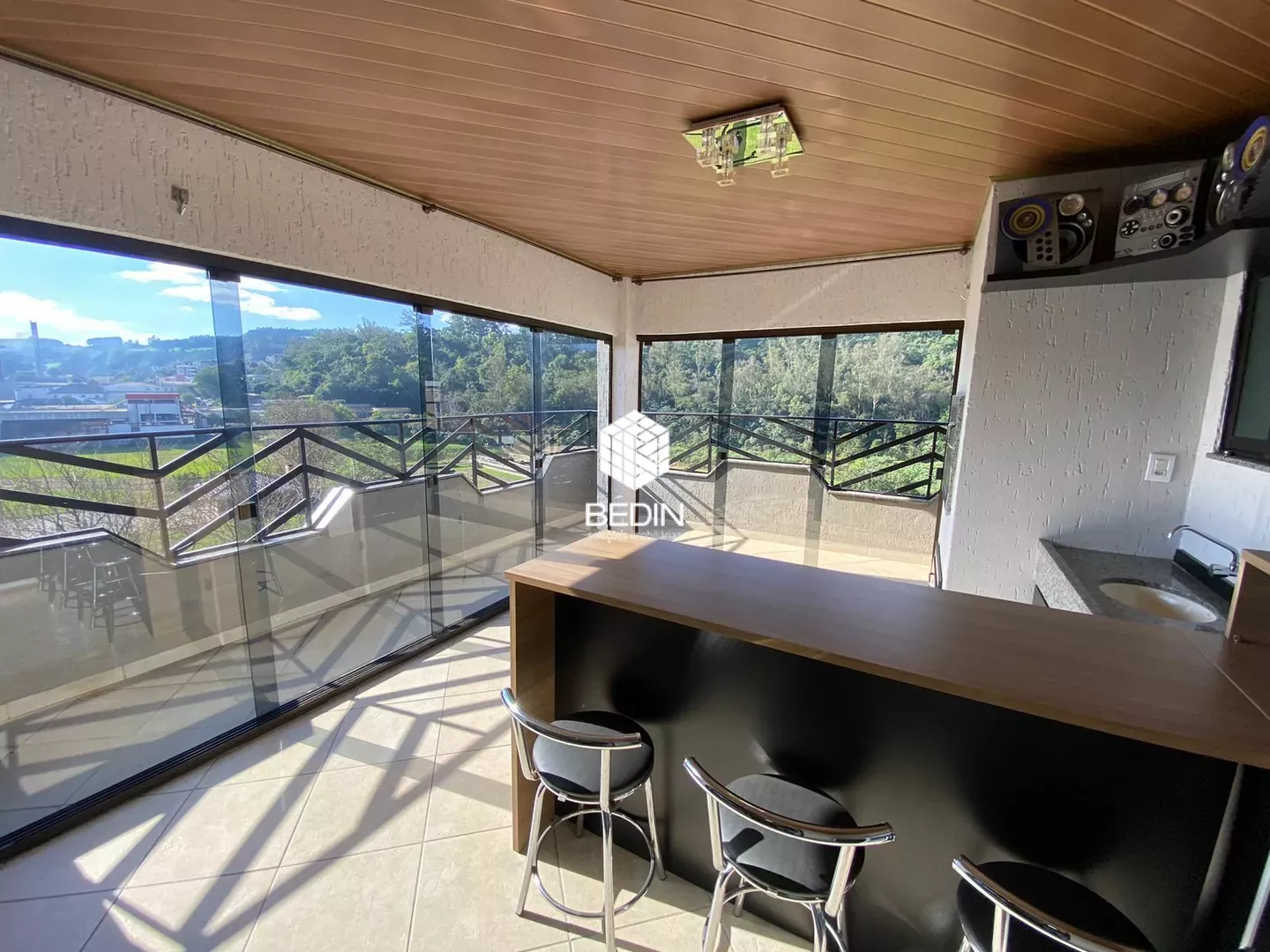 Apartamento com 03 dormitórios para locação no Centro de Serafina Corrêa — Miniatura 31