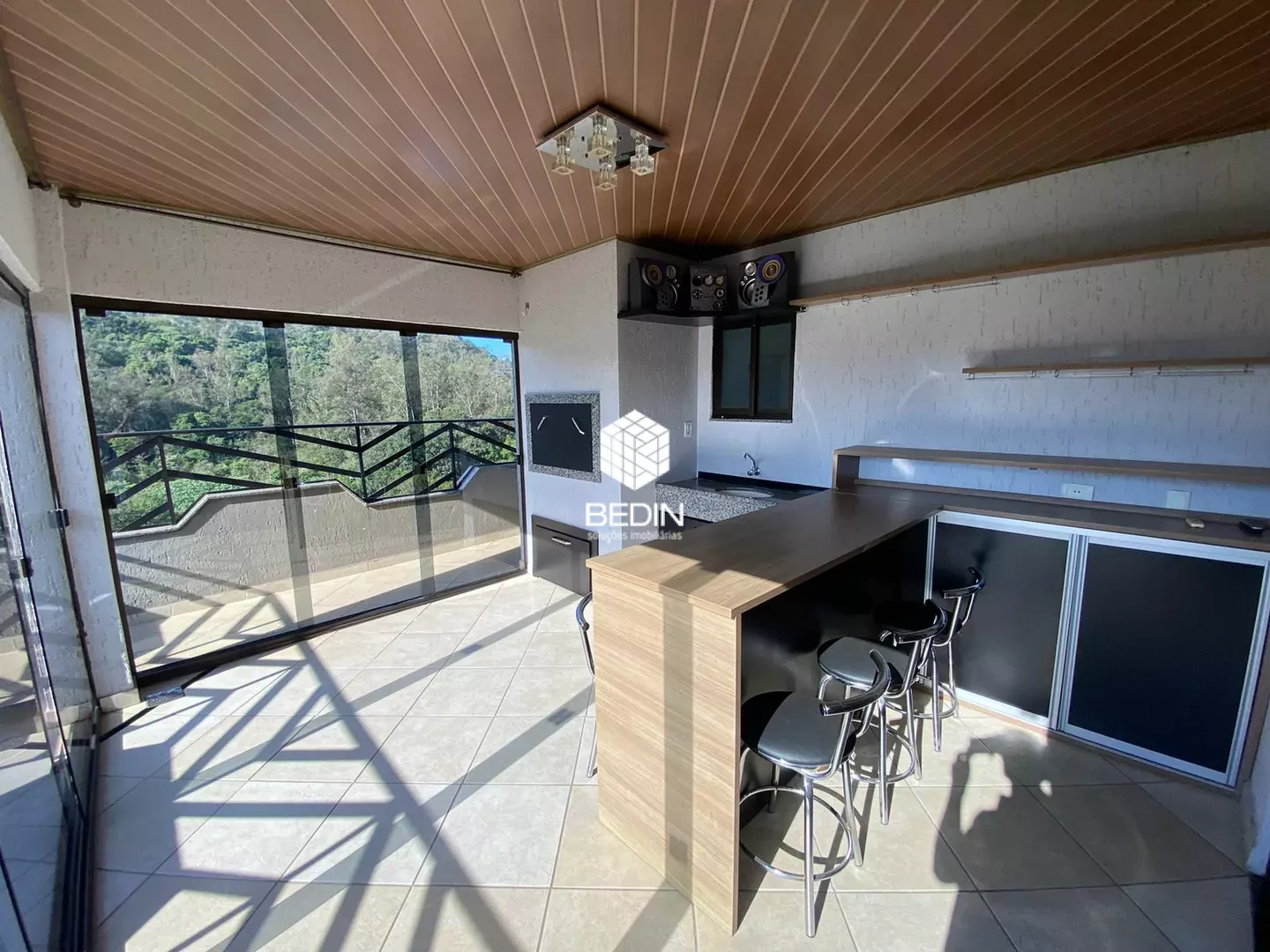 Apartamento com 03 dormitórios para locação no Centro de Serafina Corrêa — Miniatura 33