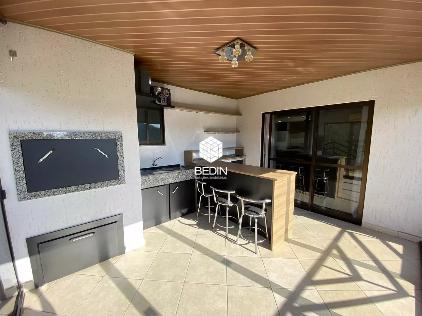 Apartamento com 03 dormitórios para locação no Centro de Serafina Corrêa — Miniatura 32