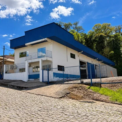 ALUGA-SE PAVILHÃO