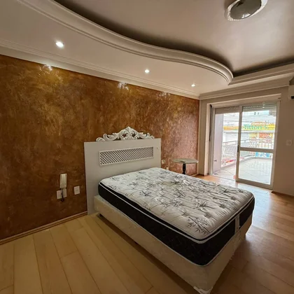 ALUGA-SE APARTAMENTO COM 01 DORMITÓRIO NA AV. JÚLIO BORELLA