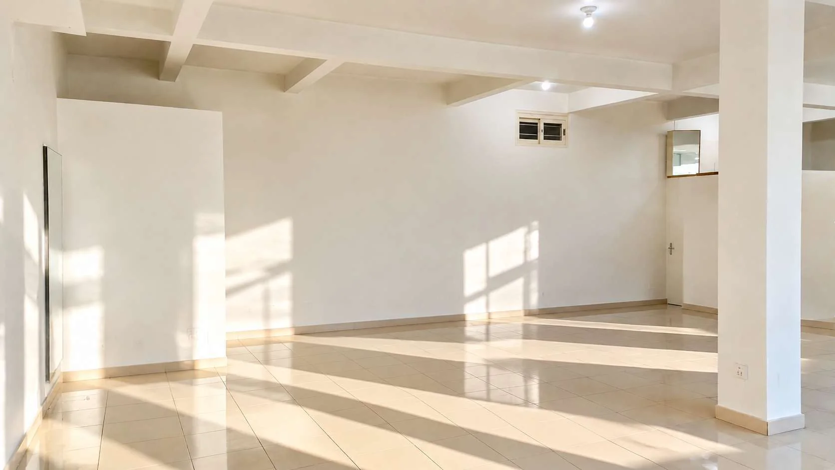 Locação - Sala comercial Locação - Sala comercial