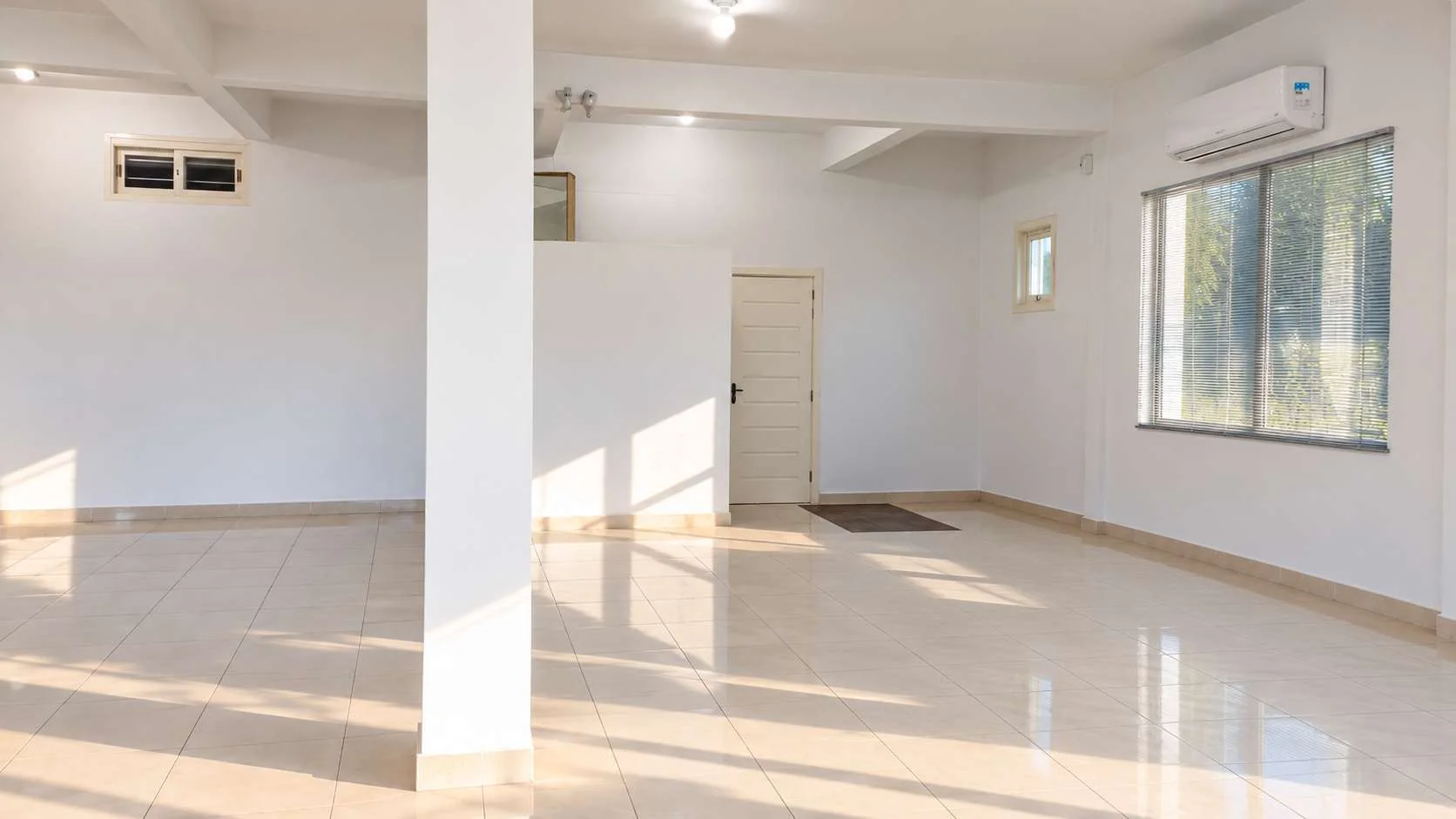 Locação - Sala comercial Locação - Sala comercial