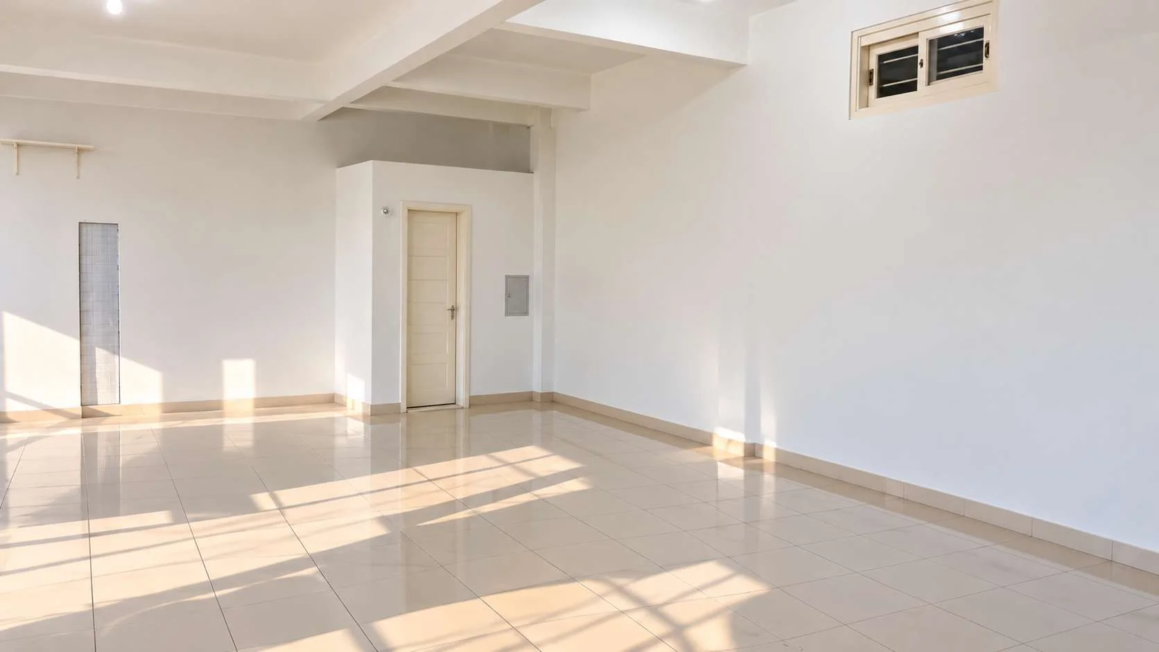 Locação - Sala comercial Locação - Sala comercial