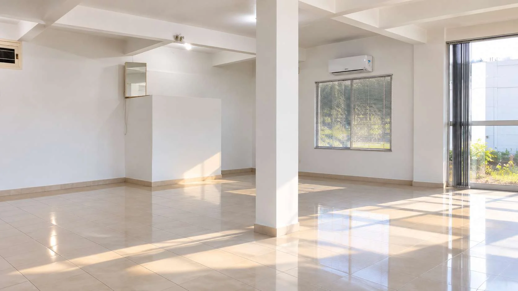 Locação - Sala comercial Locação - Sala comercial