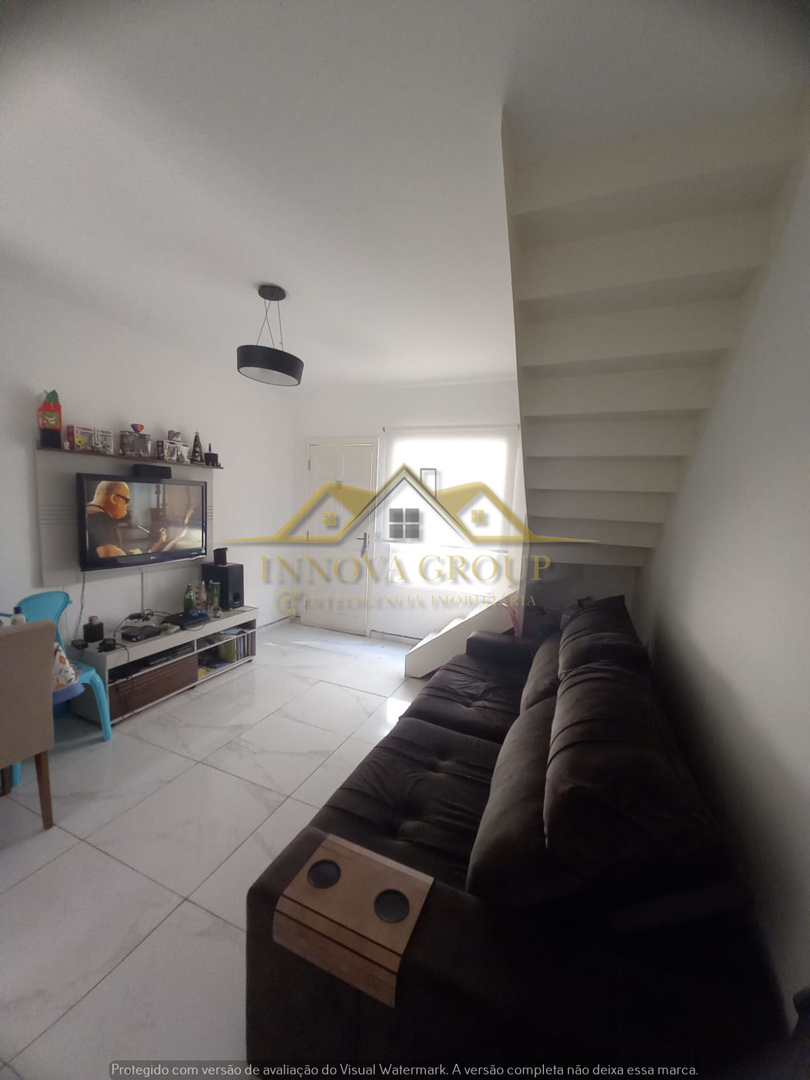 Casa de condomínio para venda com 58m² e 2 quartos.