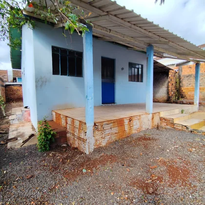 Vende-se Casa