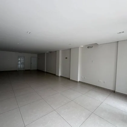 Aluga - se Sala comercial