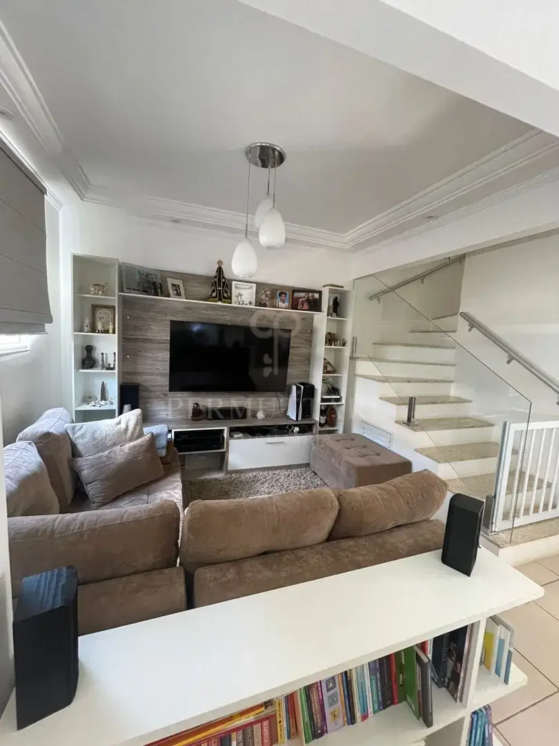 Casa 3 Quartos Sendo 1 Suite   A Venda Condomínio Village Corsega — Miniatura 2