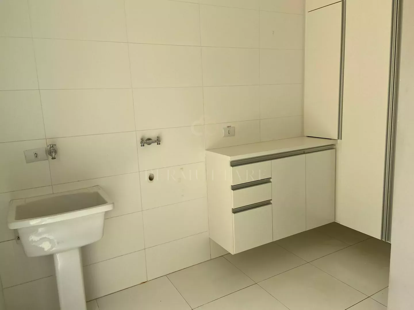 Linda Casa De Condomínio com 3 Quartos Sendo 3 Suites   A Venda No Parque Xangrilá, Em Campinas/SP. — Miniatura 7