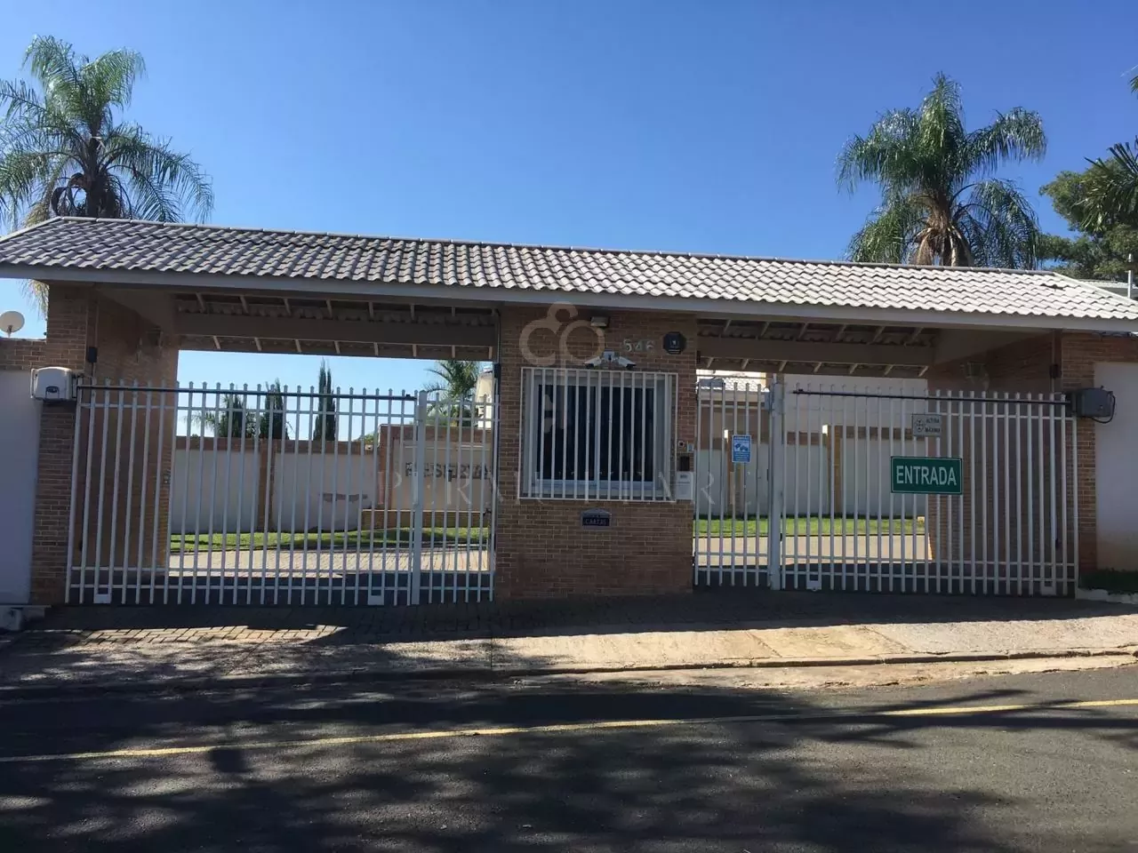Linda Casa De Condomínio com 3 Quartos Sendo 3 Suites A Venda No Parque Xangrilá, Em Campinas/SP.