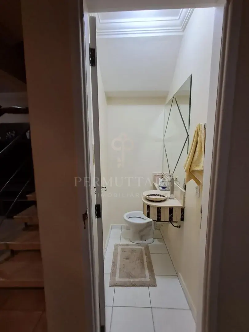 Casa reformada a venda no Condominio Village Córsega. — Miniatura 9