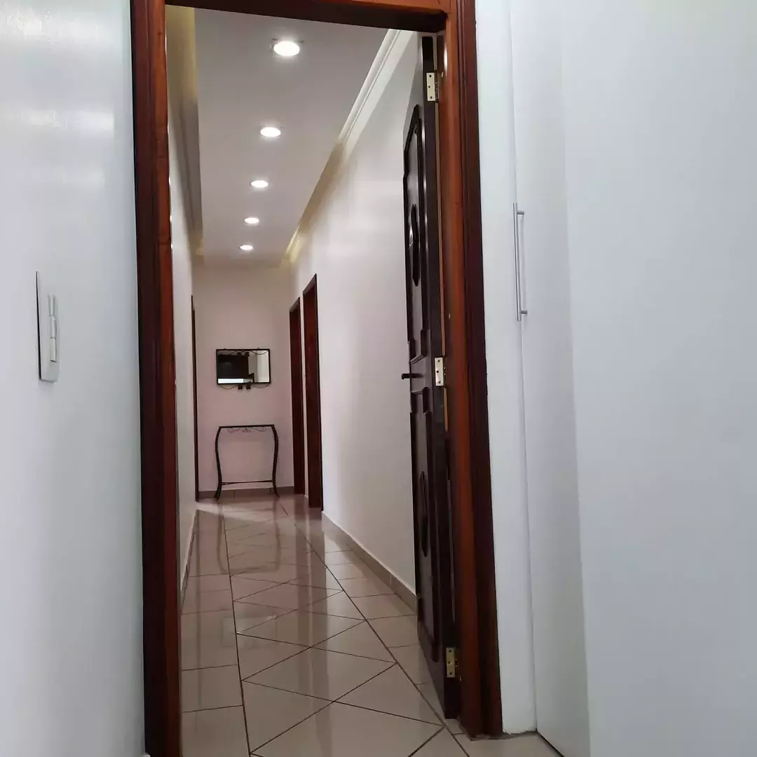 Casa Belissima  Com 4 Quartos Sendo 1 Suite A Venda, No Jardim Proença — Miniatura 7