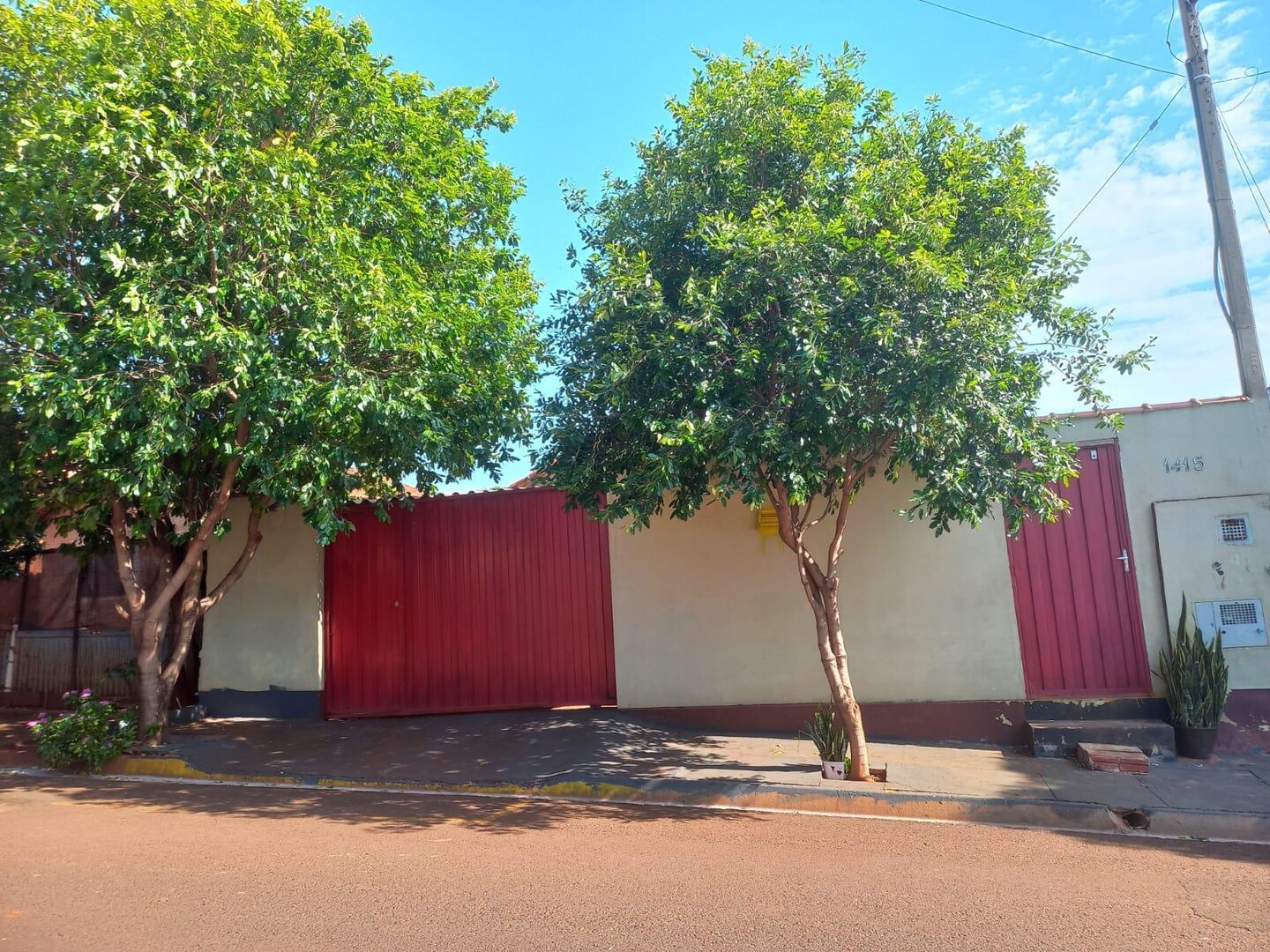 Casa à Venda em Riolândia SP - 2 Quartos