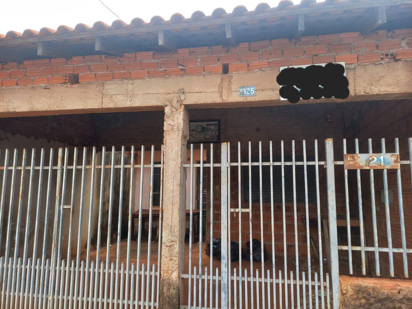 Vende - se Casa bem localizada em - Riolandia / SP
