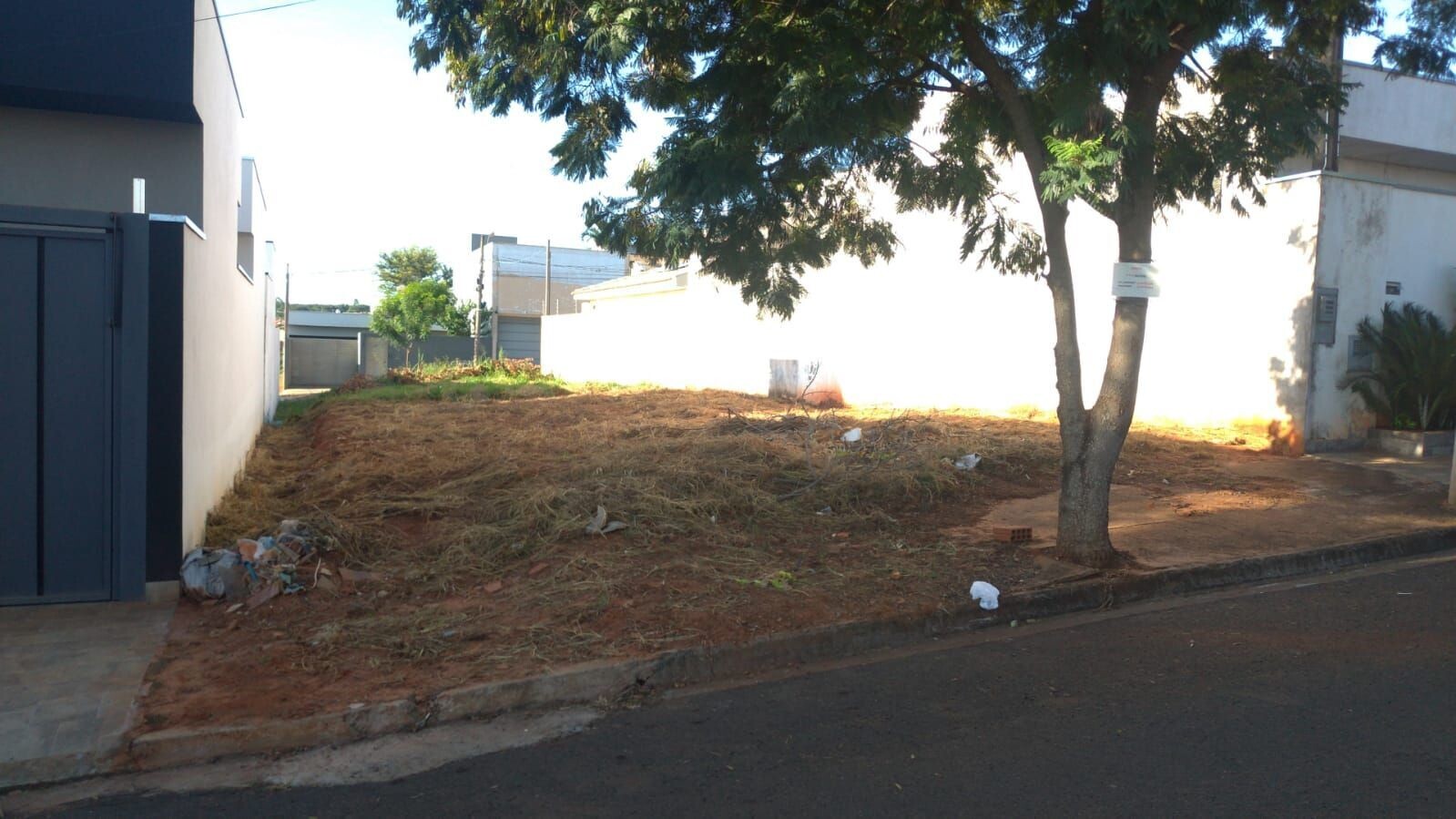 VENDE SE TERRENO - JARDIM CAROBEIRAS - VOTUPORANGA/SP