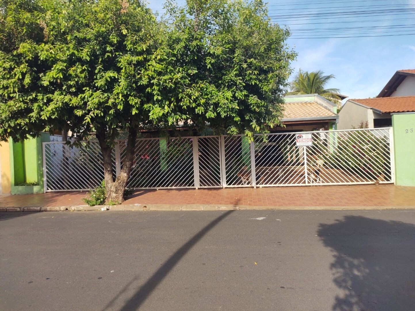 VENDE-SE CASA RESIDENCIA COM 03 QUARTOS - VALENTIM GENTIL/SP