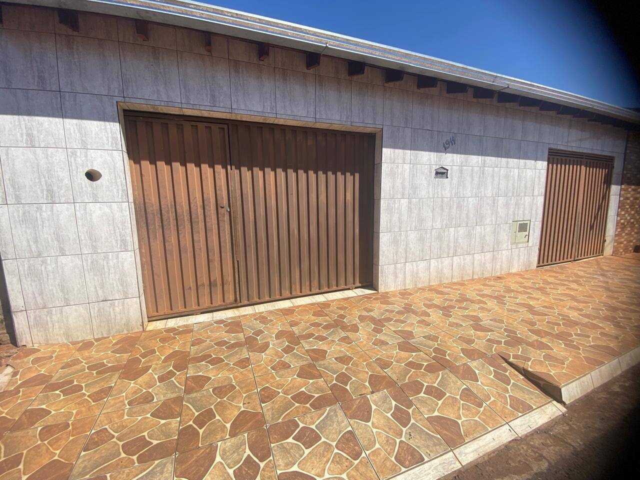 VENDE-SE CASA  LOCALIZADA EM BAIRRO TRANQUILO NA CIDADE DE RIOLÂNDIA/SP