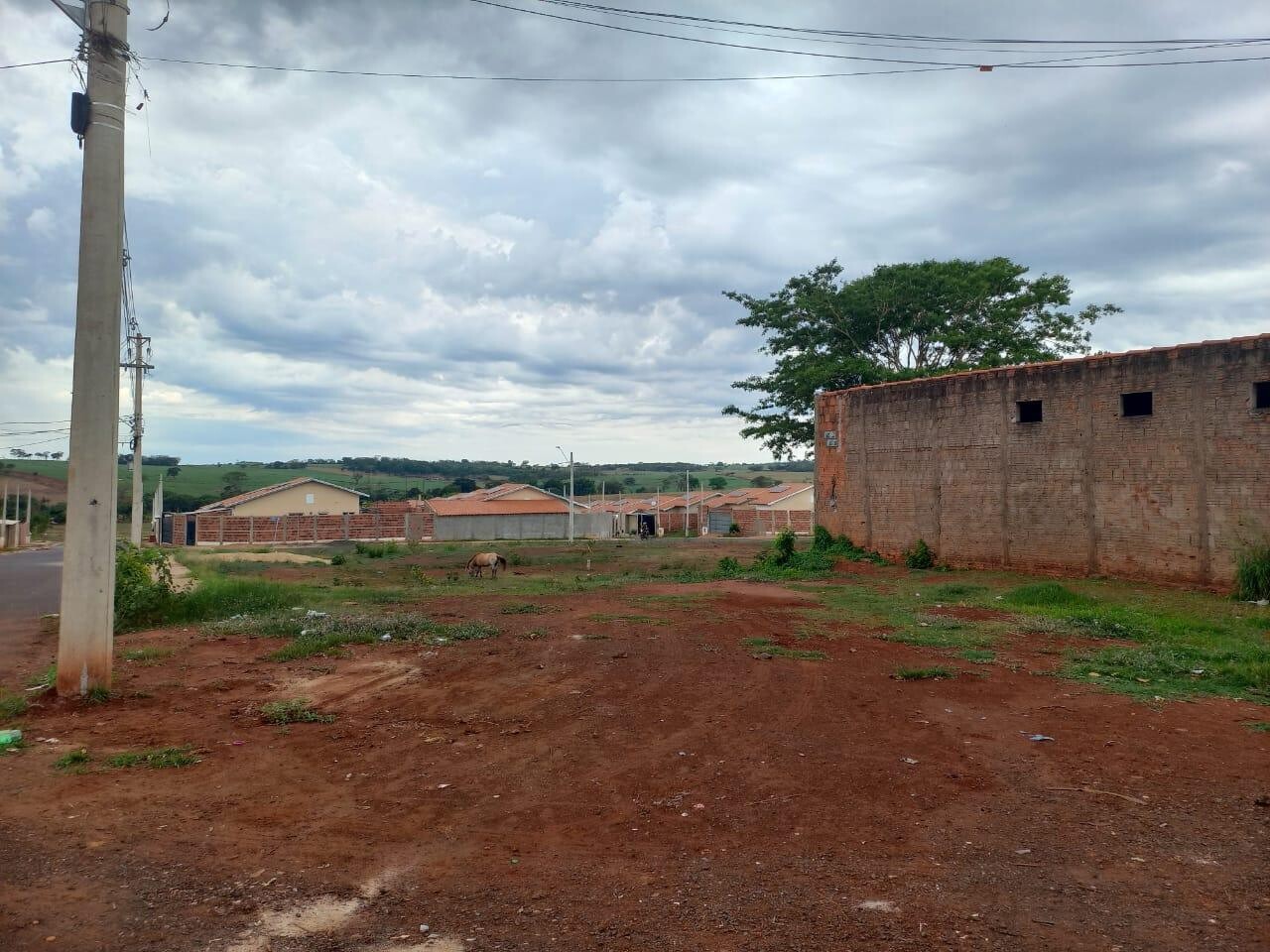 Vende-se Terreno de 168.98 m² no Bairro Riolândia em SP