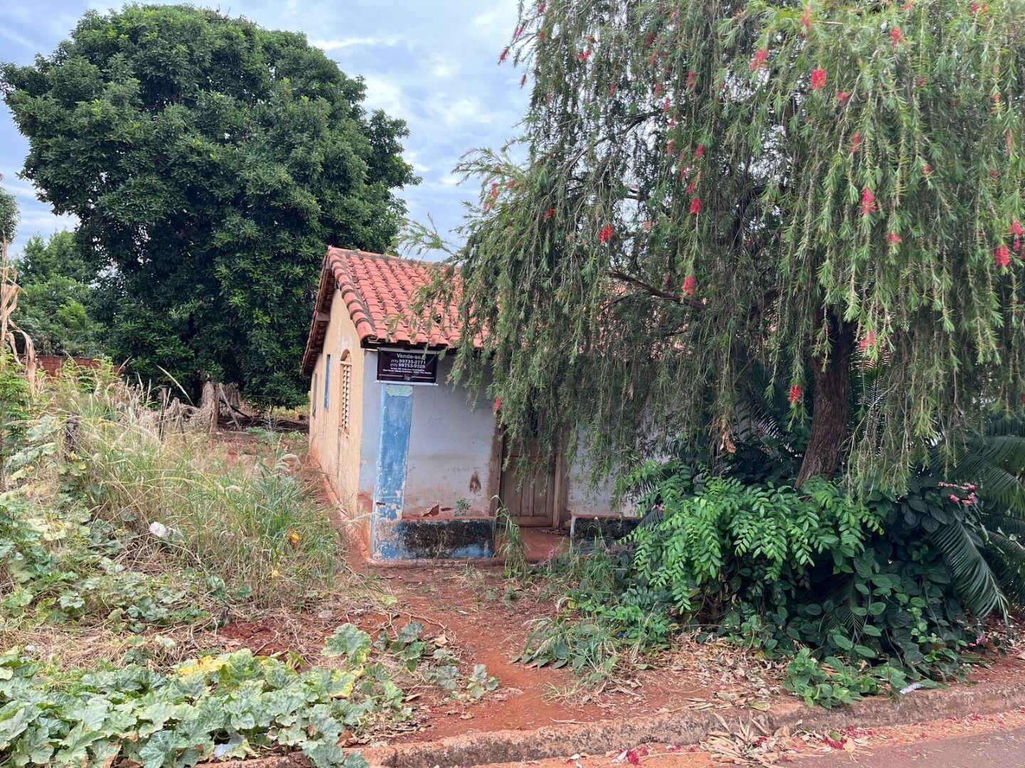 VENDE - SE TERRENO LOCALIZADO NO CENTRO DE RIOLANDIA / SP