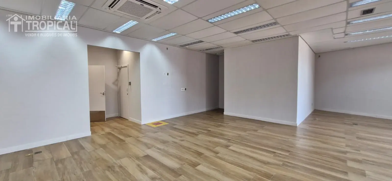 Aluga-se Sala comercial no centro de Porto Nacional-To — Miniatura 9