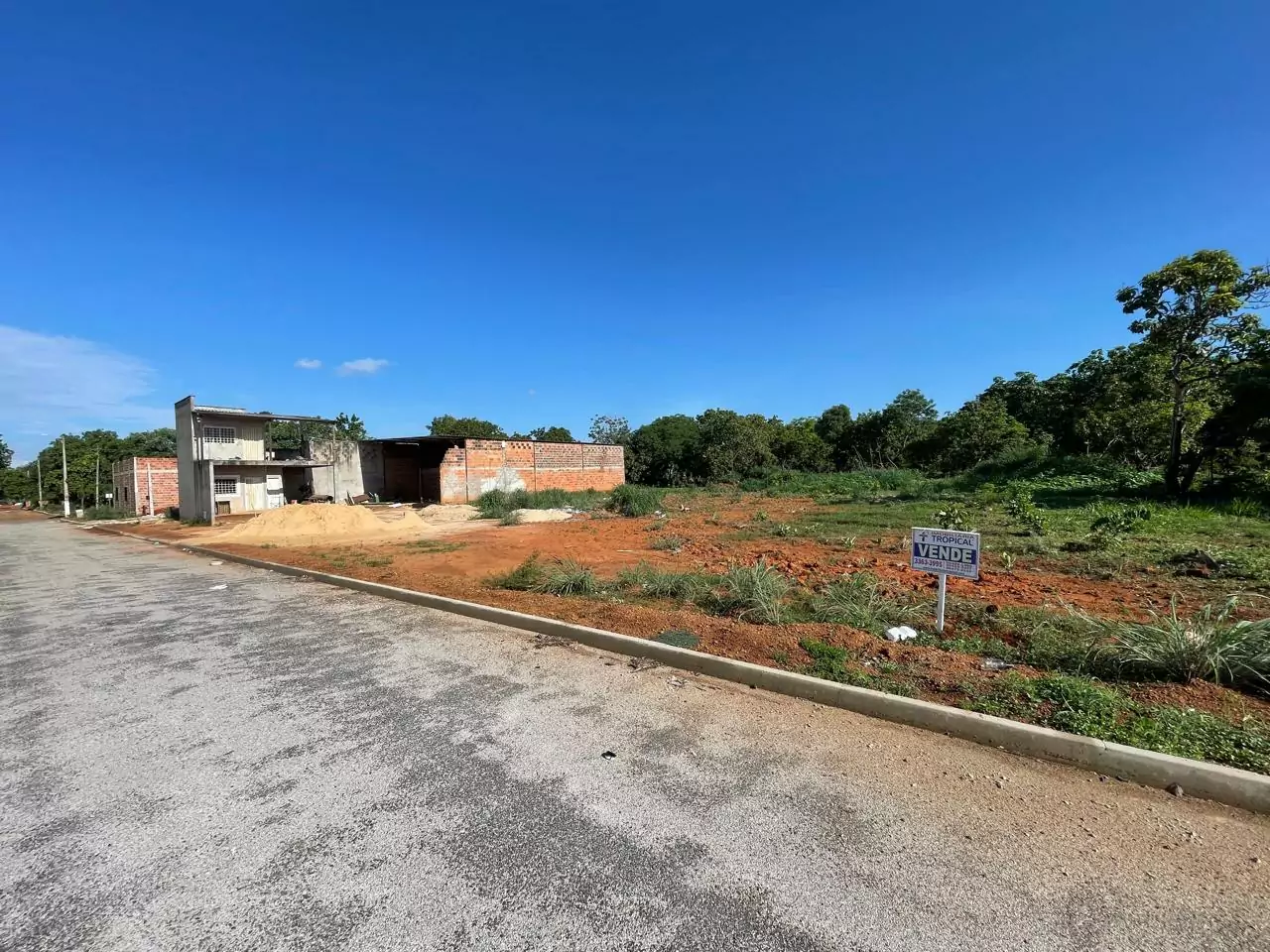 Vendo 02 Lotes com área total de 360m², localizado em uma região em pleno desenvolvimento. — Miniatura 2