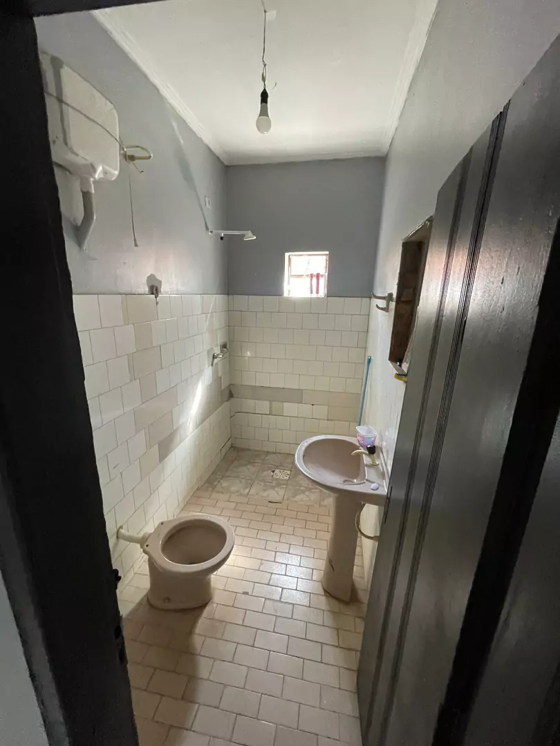 CASA em localização previlegiada a venda no Centro de Porto Nacional -TO — Miniatura 8