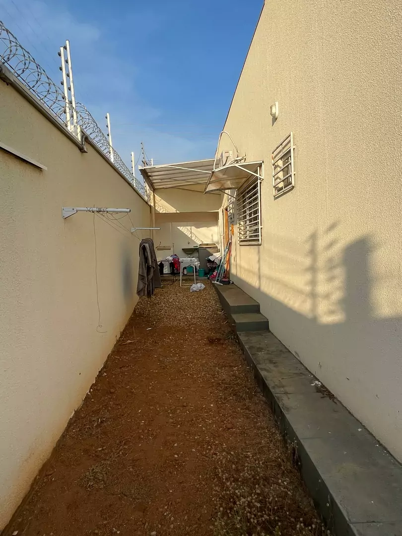 Casa bem Localizada na Avenida Imperial no setor Jardim America em Porto Nacional-TO — Miniatura 6