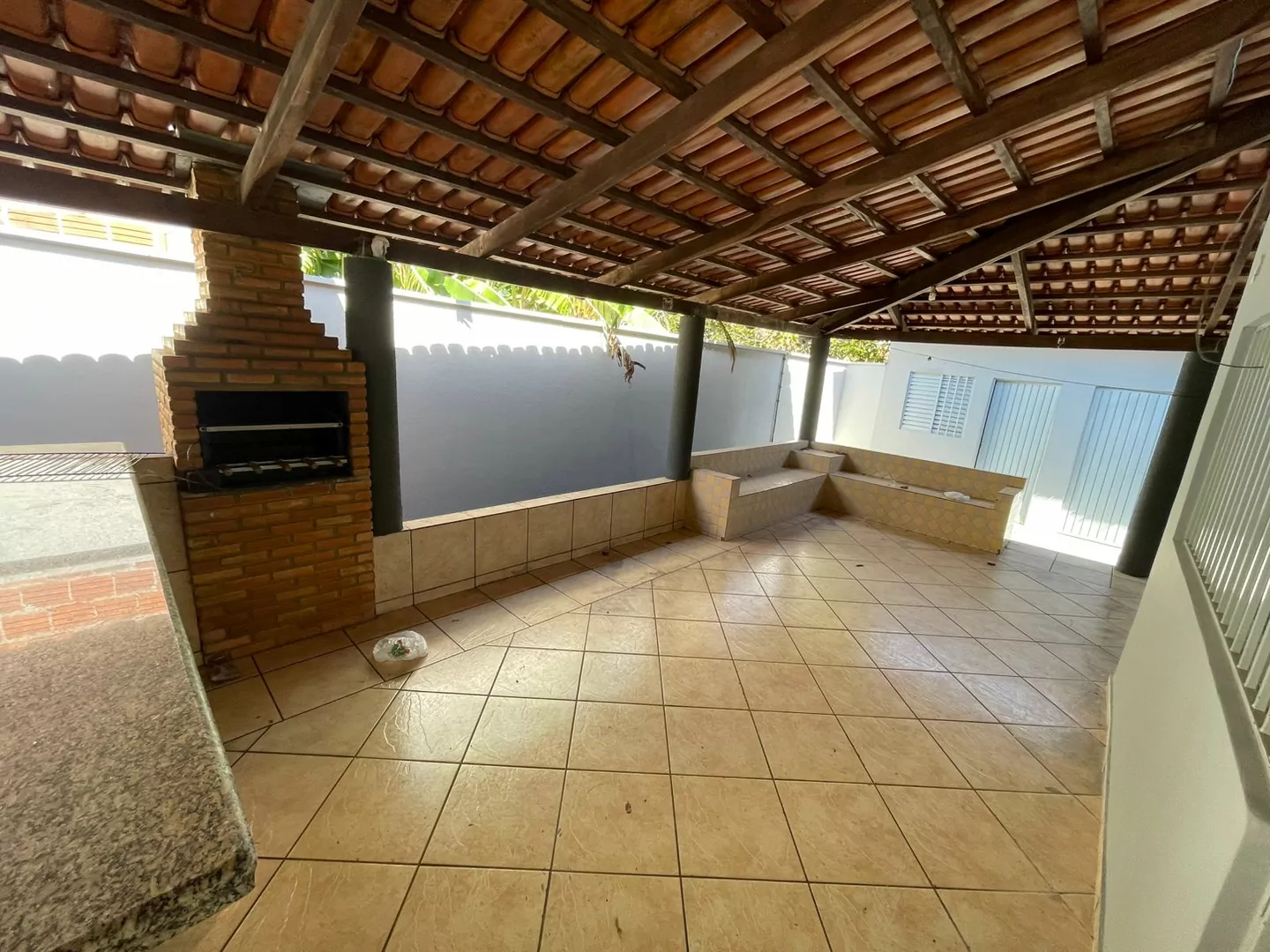 Vendo casa na AV.Joaquim Aires em Porto Nacional-TO — Miniatura 4