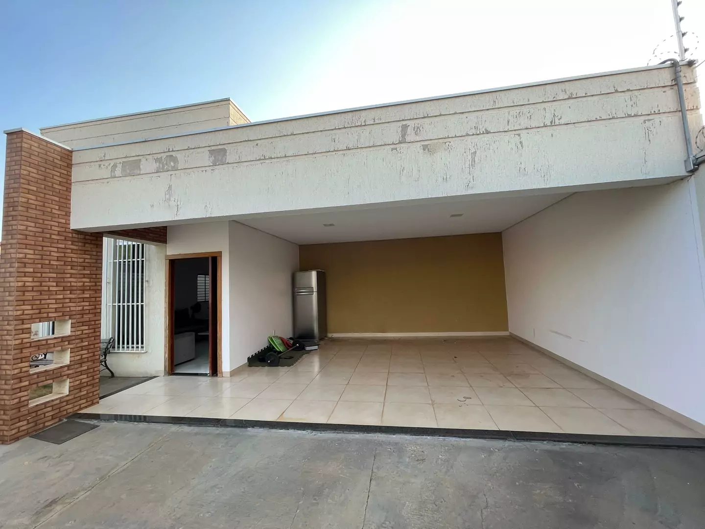 Casa bem Localizada na Avenida Imperial no setor Jardim America em Porto Nacional-TO — Miniatura 3