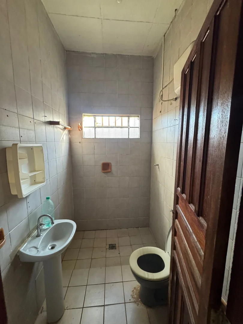 Vendo casa bem localizada no setor Umuarama em Porto Nacional-TO. — Miniatura 7