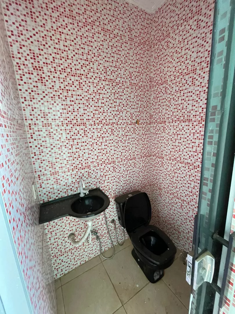 Vendo casa com Piscina no setor jardim America  em Porto Nacional-TO. — Miniatura 17