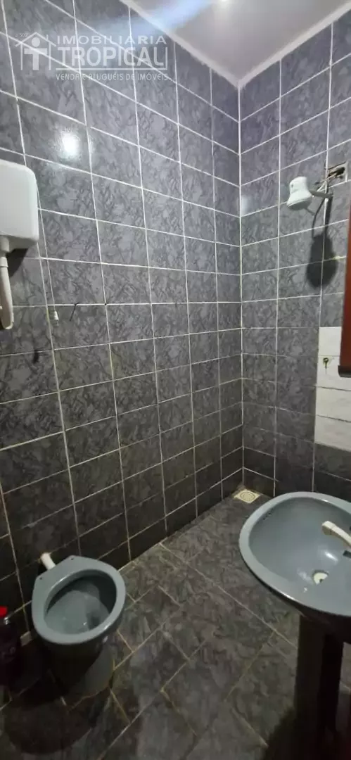 Vende-se casa bem localizada no setor Aeroporto em Porto Nacional-To. — Miniatura 15