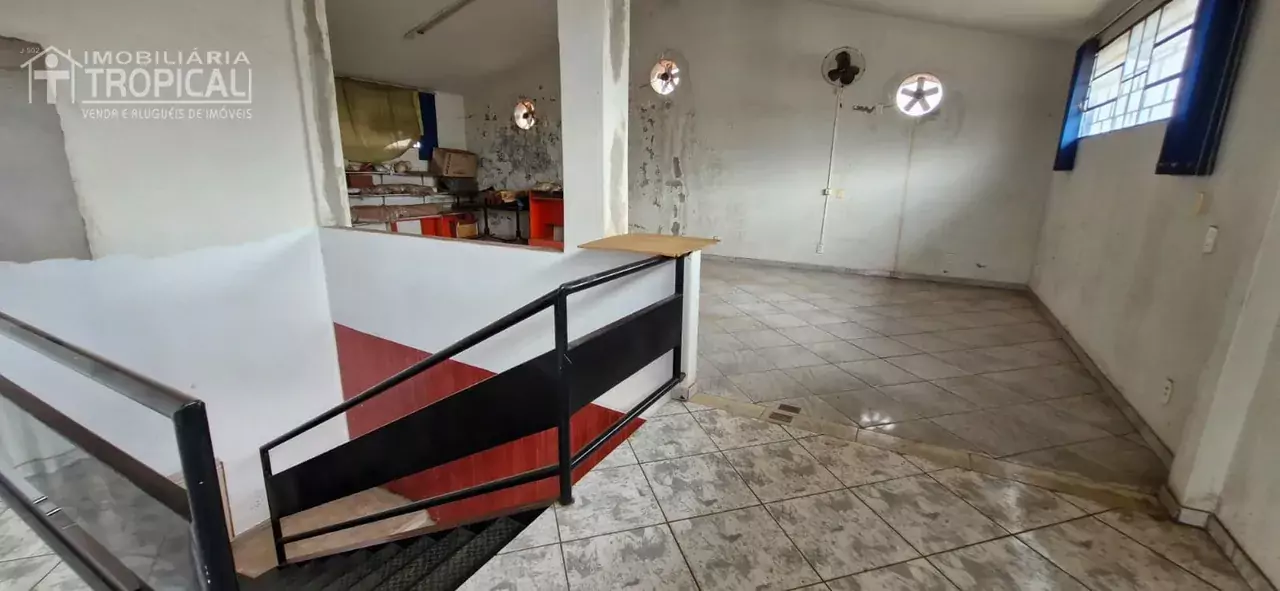 Aluga-se ponto comercia de esquina  bem localizado em Porto Nacional-To. — Miniatura 13