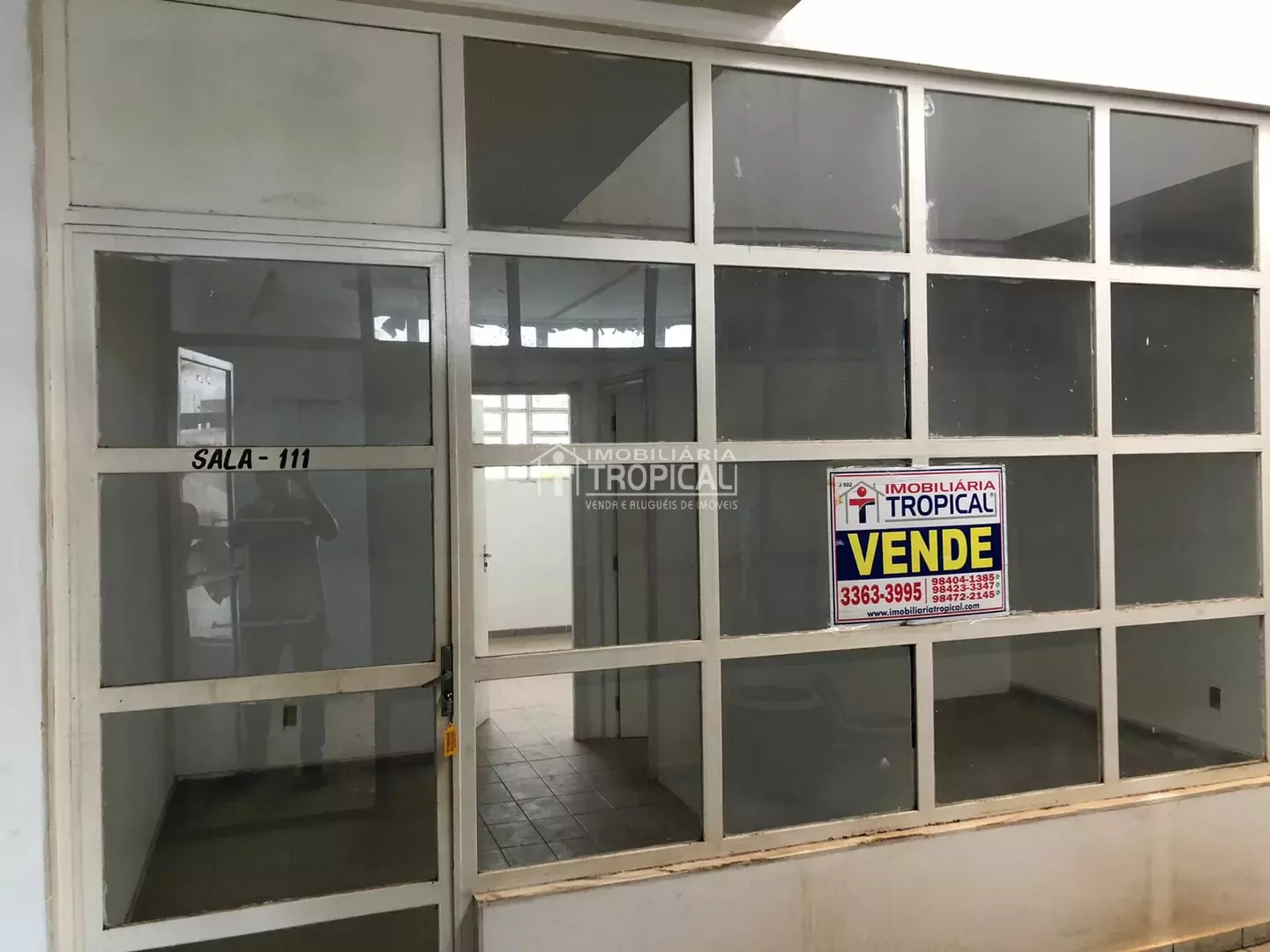 Vende-se sala comercial no Shopping Center Wanda Cristina em Porto Nacional-TO. — Miniatura 7