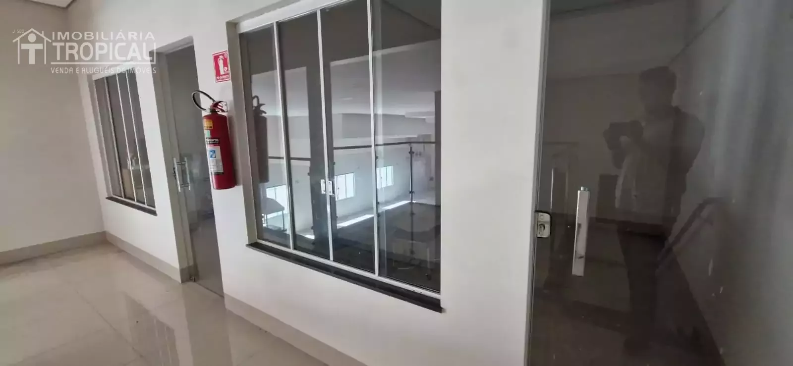Aluga-se ponto comercial bem localizado no centro de Porto Naconal-To. — Miniatura 26