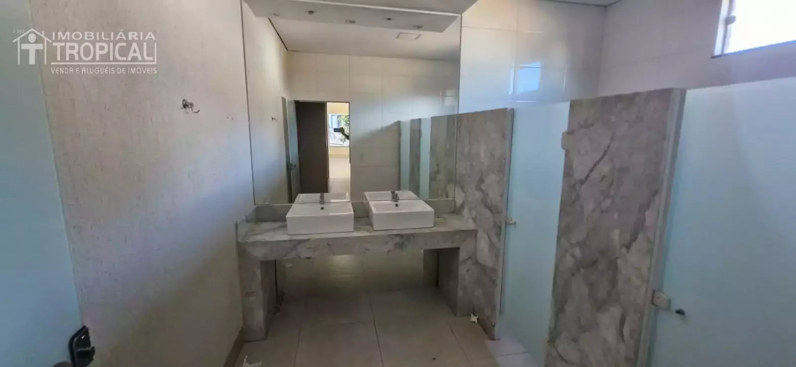 Aluga-se ponto comercial bem localizado no centro de Porto Naconal-To. — Miniatura 10