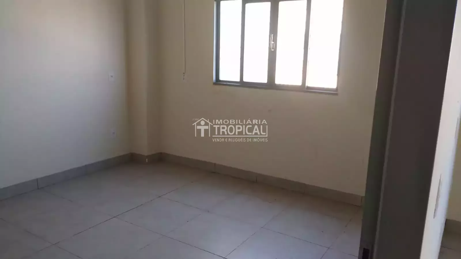 Vende-se prédio residencial no Jd. Brasília em Porto Nacional-To — Miniatura 9