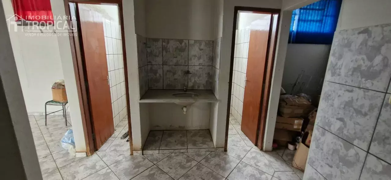 Aluga-se ponto comercia de esquina  bem localizado em Porto Nacional-To. — Miniatura 5