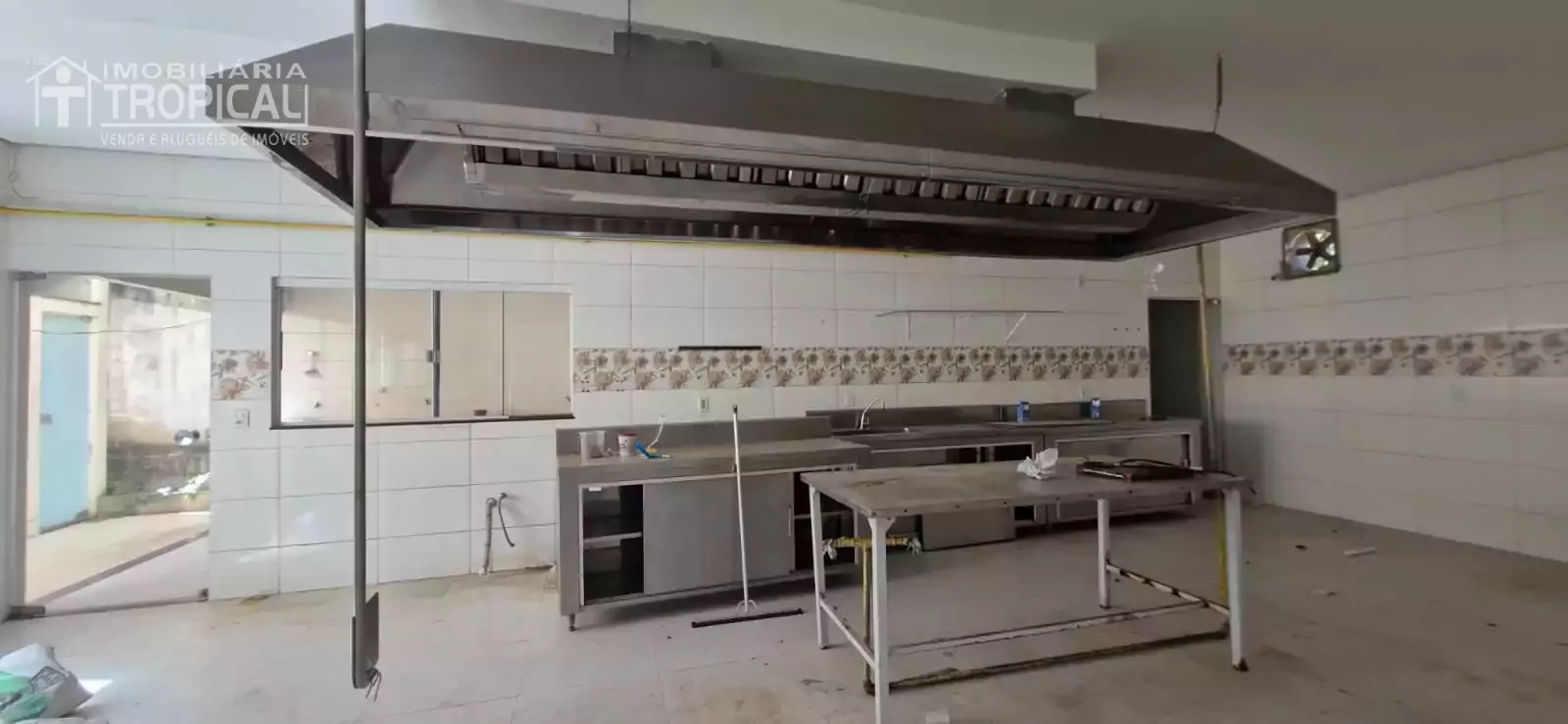 Aluga-se ponto comercial bem localizado no centro de Porto Naconal-To. — Miniatura 18