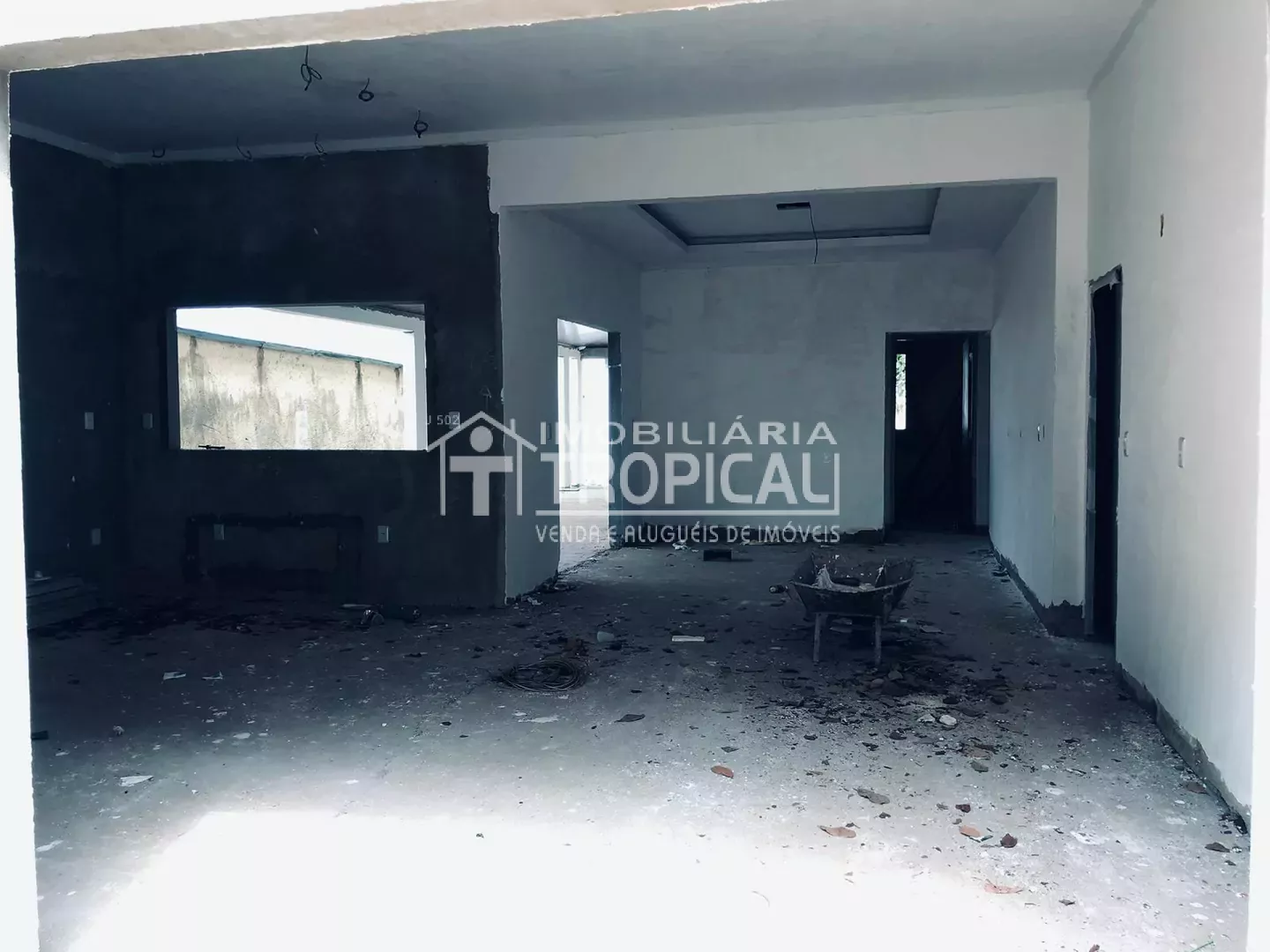 Vende-se casa inacabada bem localizada em Porto Nacional-To. — Miniatura 11