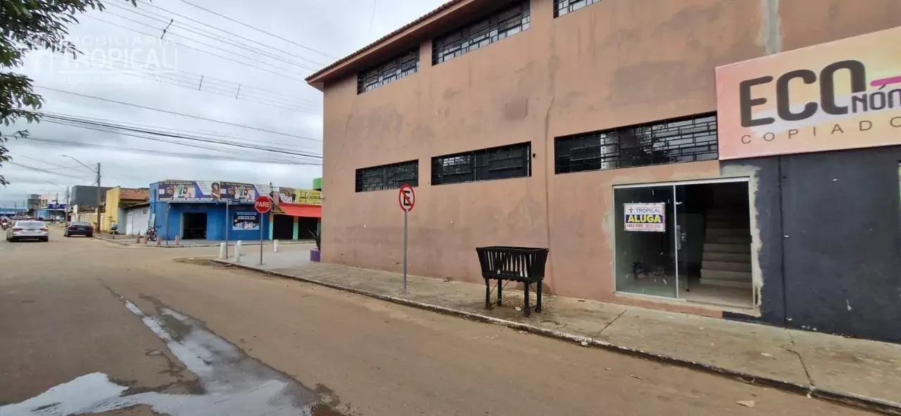 Aluga-se ponto comercia de esquina  bem localizado em Porto Nacional-To. — Miniatura 9