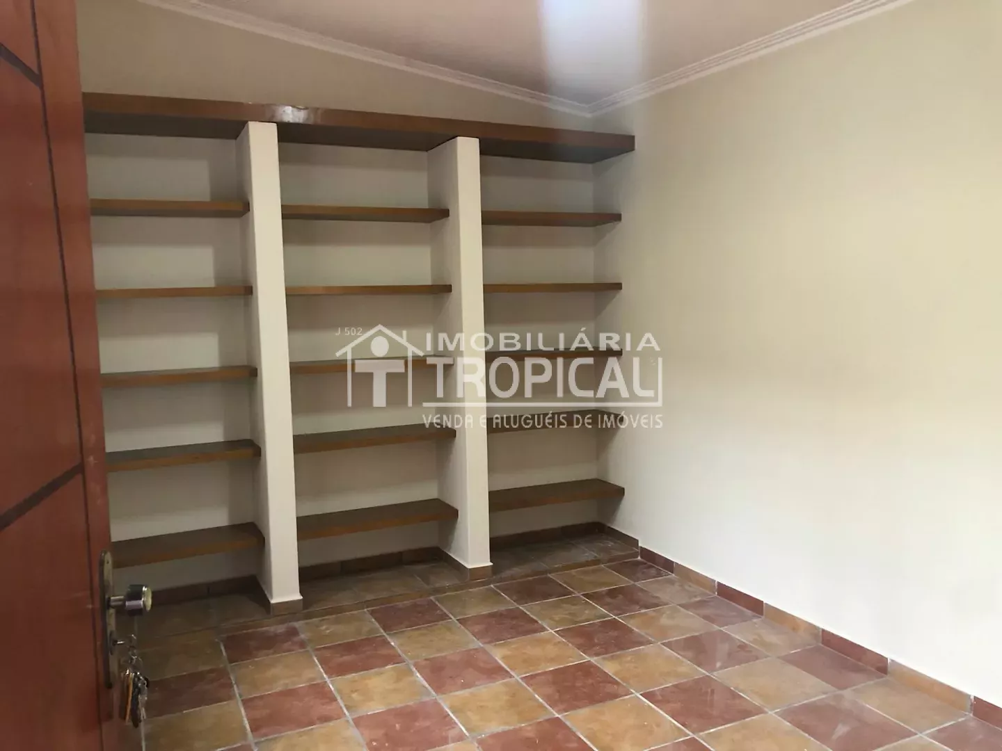 Casa à Venda na Pracinha das Mães, Bairro Centro, Bem Localizado em Porto Nacional-TO — Miniatura 11