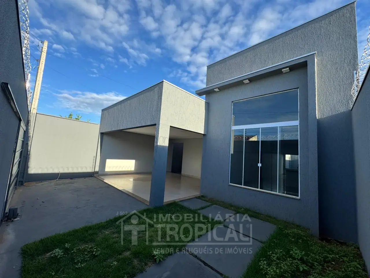 Vende-se casa com energia solar no setor Jd. América em Porto Nacional-To. — Miniatura 4