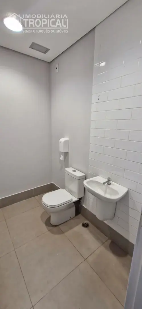 Aluga-se Sala comercial no centro de Porto Nacional-To — Miniatura 17