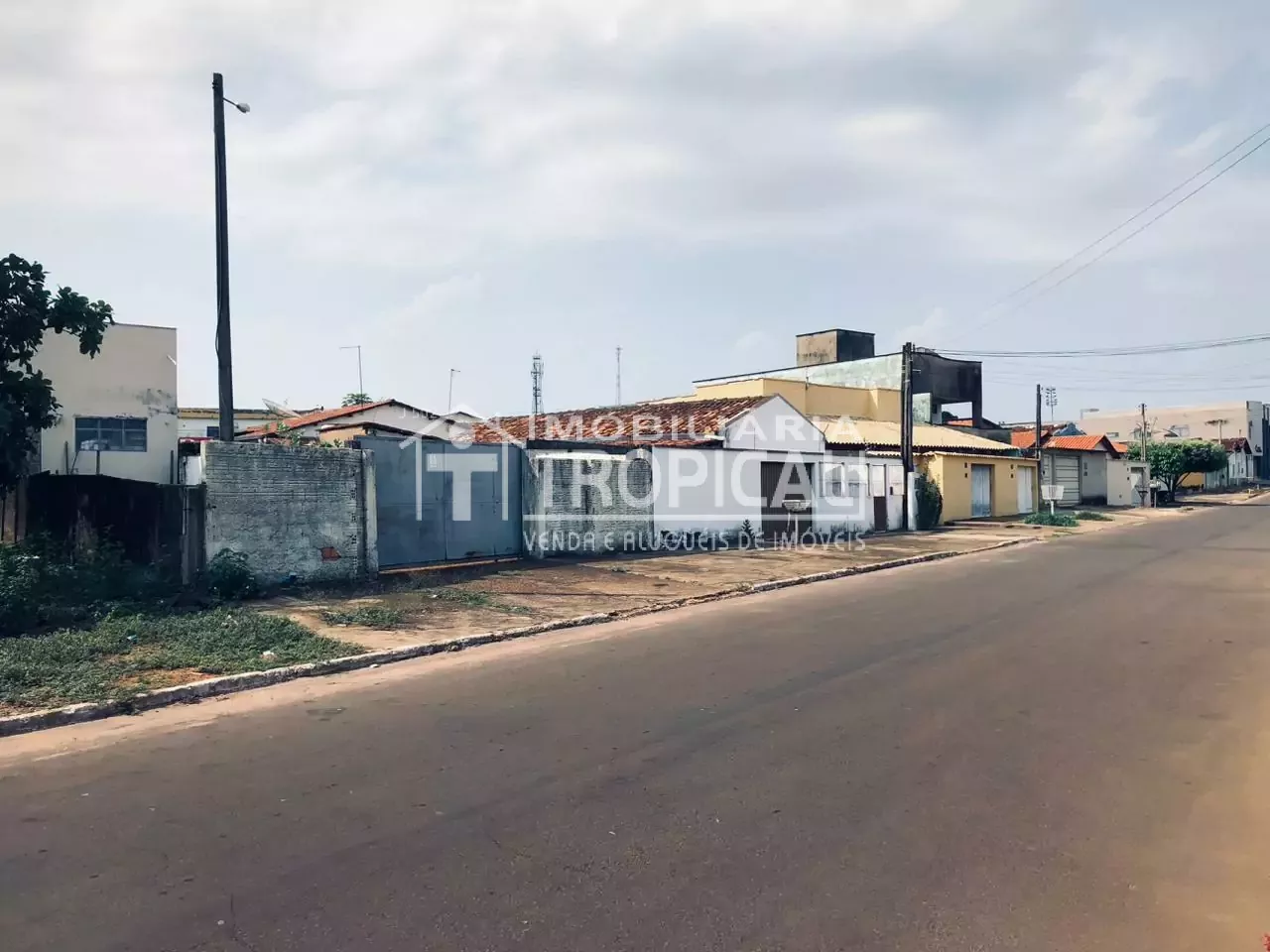 Vende-se Lote bem localizado no centro de Porto Nacional-To. — Miniatura 3
