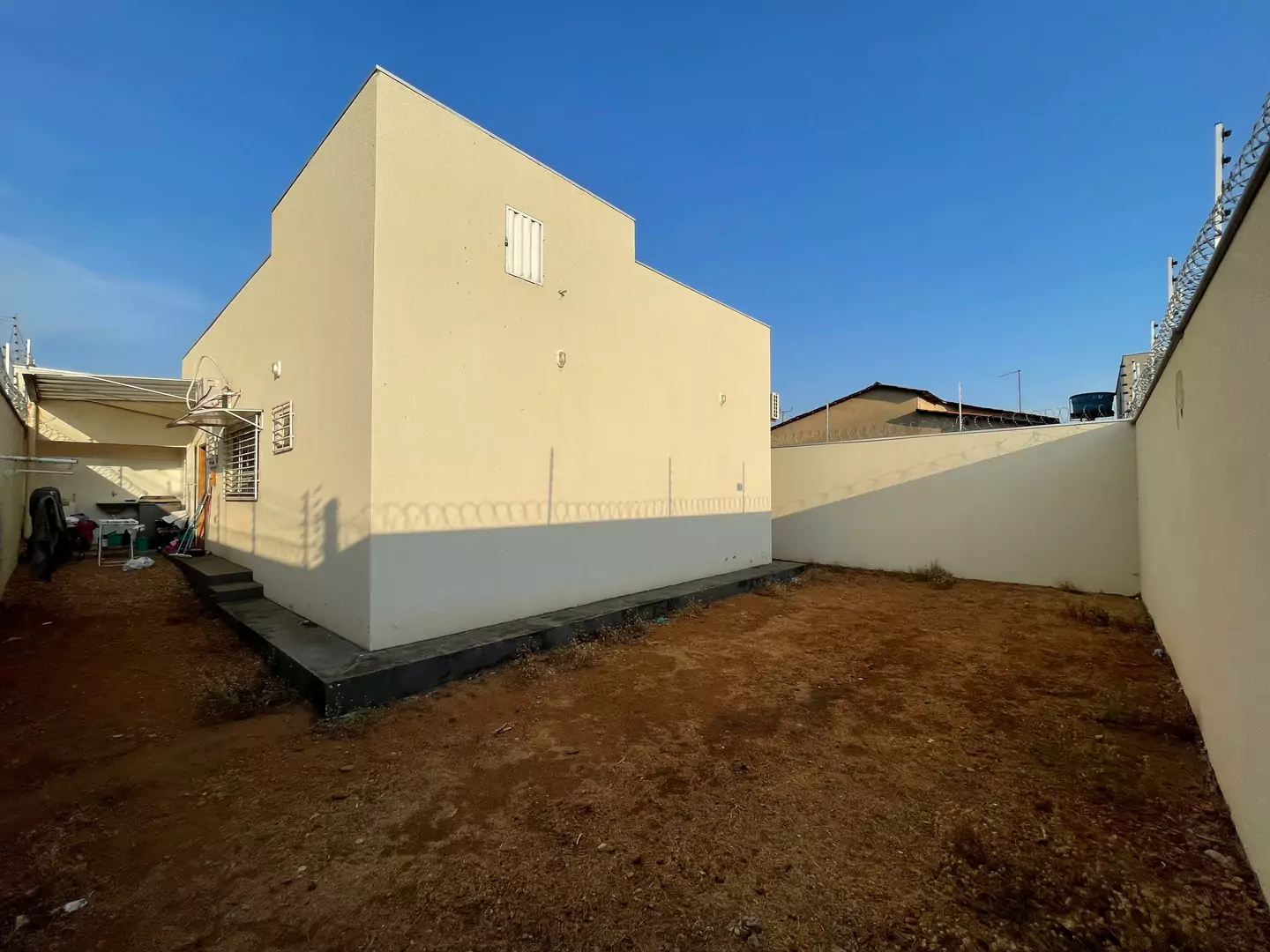 Casa bem Localizada na Avenida Imperial no setor Jardim America em Porto Nacional-TO — Miniatura 7